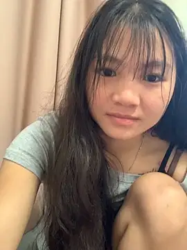 Emlyly-18 online show from October 13, 1:29 am