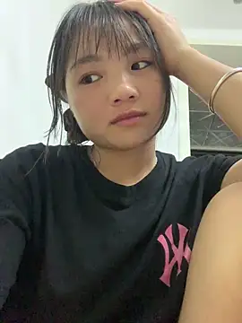Emlyly-18 online show from September 19, 2:43 pm
