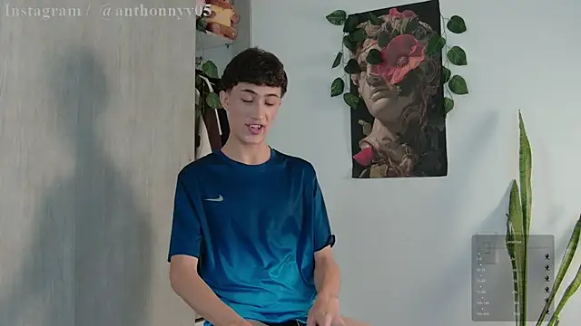 Snapshot of anthonny_05 chatting on September 25, 11:33 pm anthonny 05 online show from September 25, 11:33 pm
