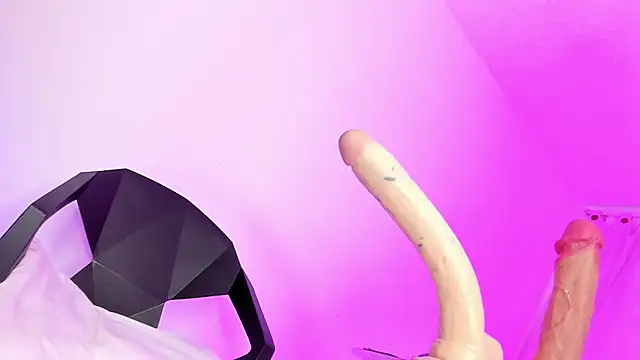 francesca suzett  online show from December 3, 11:09 am