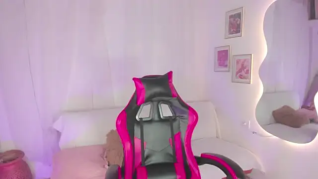 Nikkita Dragon online show from October 25, 2:11 am