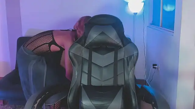 Nikkita Dragon online show from November 14, 2:04 am