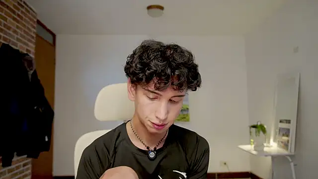 Snapshot of boream chatting on December 15, 1:39 pm boream online show from December 15, 1:39 pm