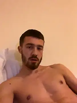 Snapshot of Johnclips2 chatting on October 28, 4:57 am Johnclips2 online show from October 28, 4:57 am