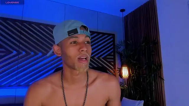 B Wild online show from September 16, 3:18 am