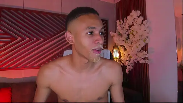 B Wild online show from October 4, 4:47 am