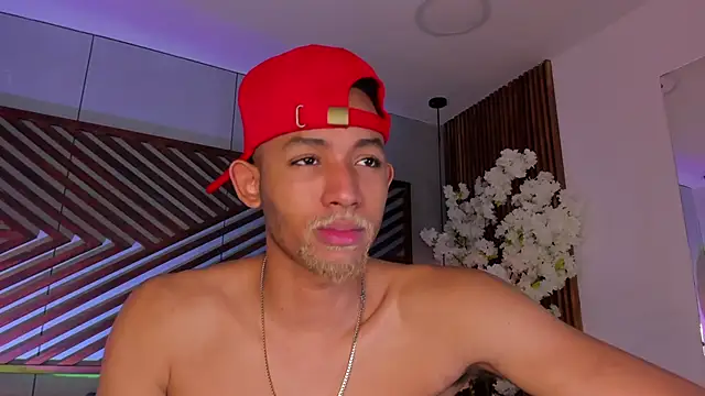 B Wild online show from November 26, 6:02 am