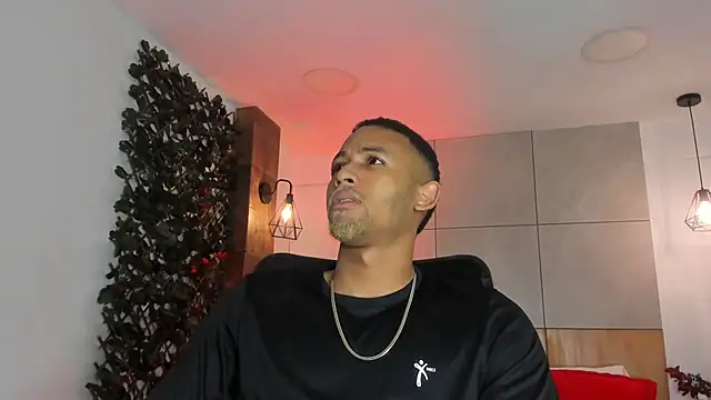 Snapshot of B_Wild chatting on February 19, 3:58 am B Wild online show from February 19, 3:58 am