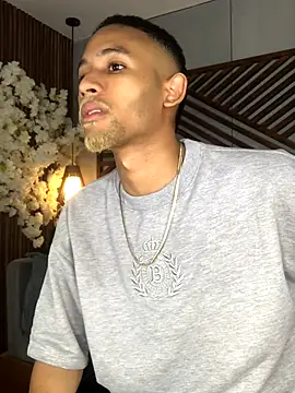 B Wild online show from October 10, 3:29 am