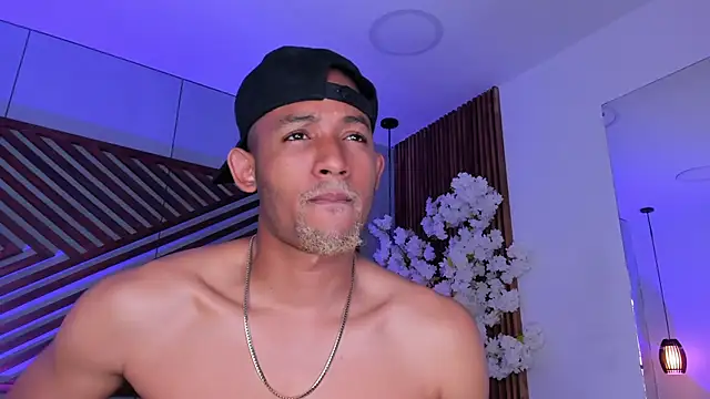 Snapshot of B_Wild chatting on January 15, 3:54 am B Wild online show from January 15, 3:54 am