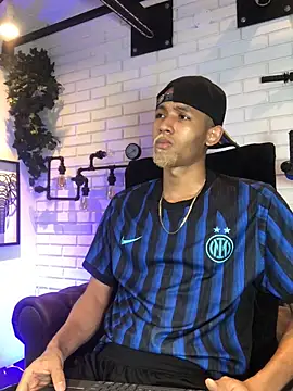 B Wild online show from September 27, 3:56 am