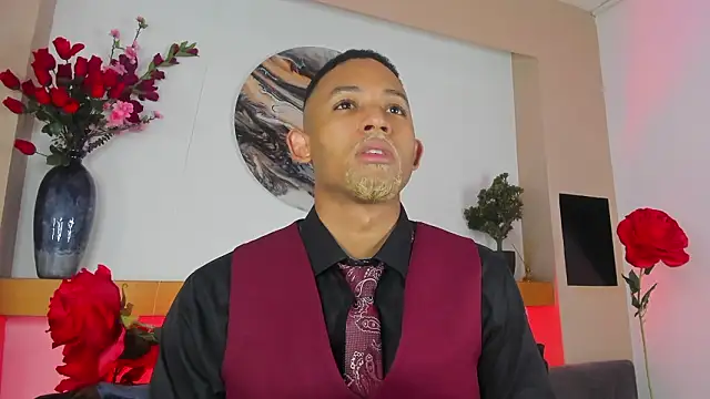 Snapshot of B_Wild chatting on February 15, 4:13 am B Wild online show from February 15, 4:13 am