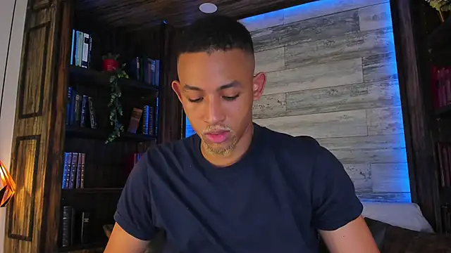 B Wild online show from March 5, 3:36 am