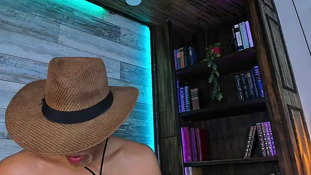 Snapshot of B_Wild chatting on February 20, 3:03 am B Wild online show from February 20, 3:03 am