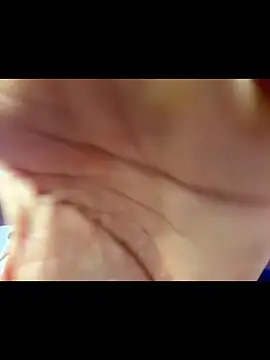 Snapshot of B_Wild chatting on February 5, 4:08 am B Wild online show from February 5, 4:08 am