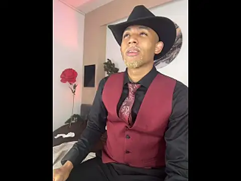 Snapshot of B_Wild chatting on February 15, 8:35 am B Wild online show from February 15, 8:35 am