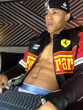 B Wild online show from October 23, 4:11 am