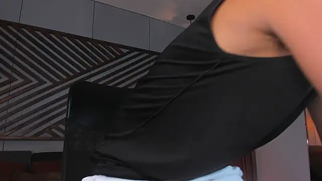 B Wild online show from April 14, 4:06 am