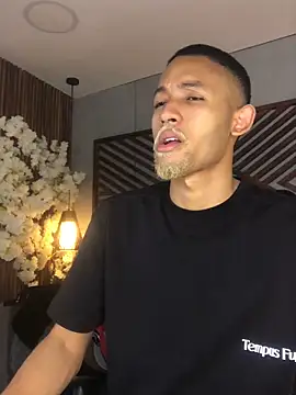 B Wild online show from October 26, 4:13 am