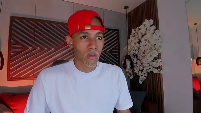 B Wild online show from September 19, 3:32 am