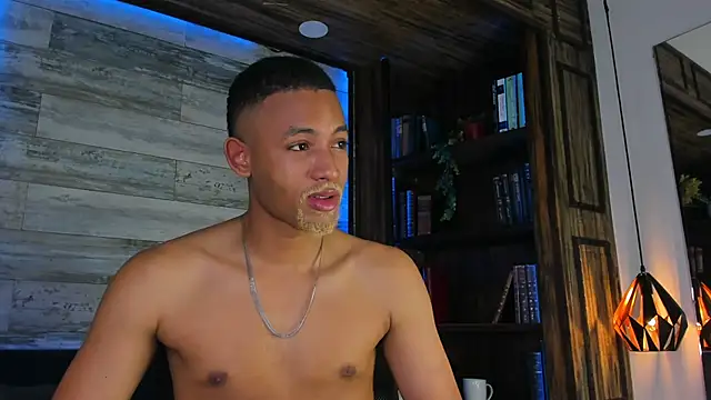 Snapshot of B_Wild chatting on February 28, 3:39 am B Wild online show from February 28, 3:39 am