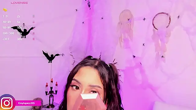 Emylopezz online show from October 26, 11:05 pm