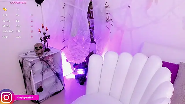 Emylopezz online show from October 17, 8:21 pm