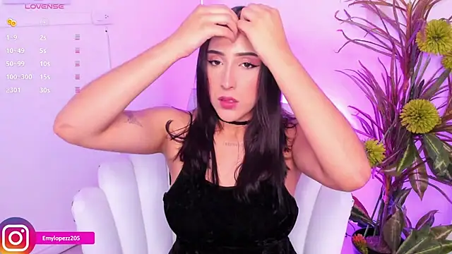 Emylopezz online show from October 7, 9:05 pm