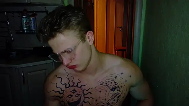 Snapshot of James__Noah chatting on September 26, 9:10 pm James Noah online show from September 26, 9:10 pm