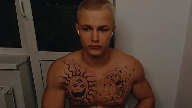 Snapshot of James__Noah chatting on October 6, 8:53 pm James Noah online show from October 6, 8:53 pm