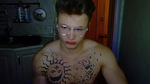 Snapshot of James__Noah chatting on September 25, 9:10 pm James Noah online show from September 25, 9:10 pm