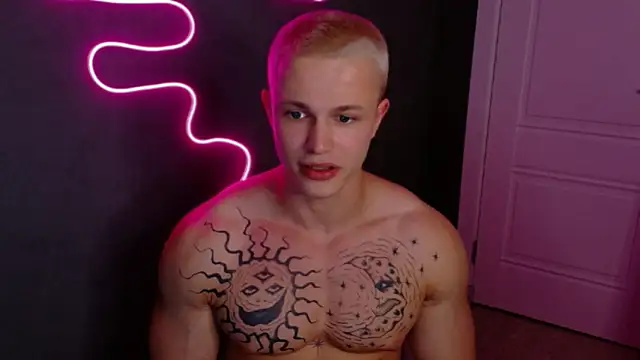 Snapshot of James__Noah chatting on October 11, 9:05 pm James Noah online show from October 11, 9:05 pm
