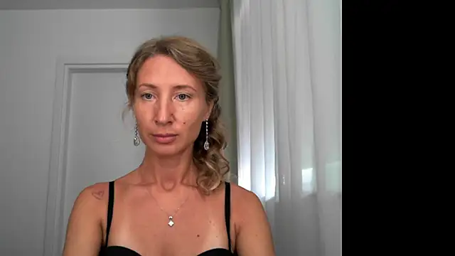 Snapshot of Paevoa chatting on October 5, 8:38 am Paevoa online show from October 5, 8:38 am