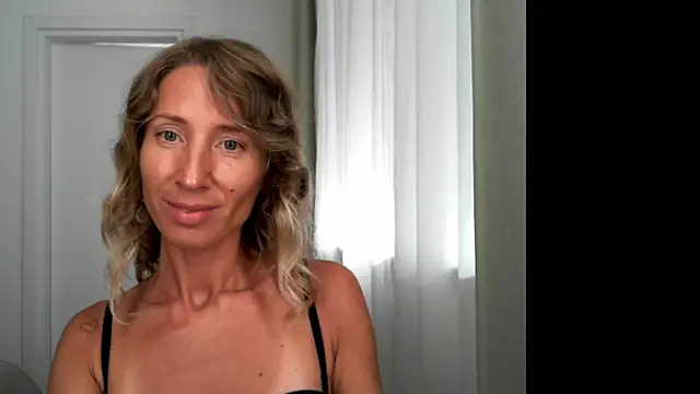 Snapshot of Paevoa chatting on September 23, 12:56 pm Paevoa online show from September 23, 12:56 pm