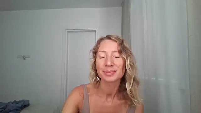 Snapshot of Paevoa chatting on September 10, 8:13 am Paevoa online show from September 10, 8:13 am