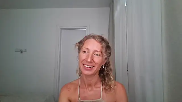 Snapshot of Paevoa chatting on September 11, 11:21 am Paevoa online show from September 11, 11:21 am