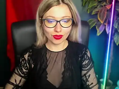 loveHeidi online show from March 30, 8:05 am