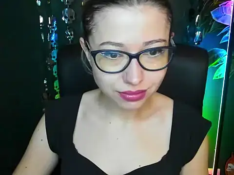 Snapshot of loveHeidi chatting on October 27, 5:41 am loveHeidi online show from October 27, 5:41 am