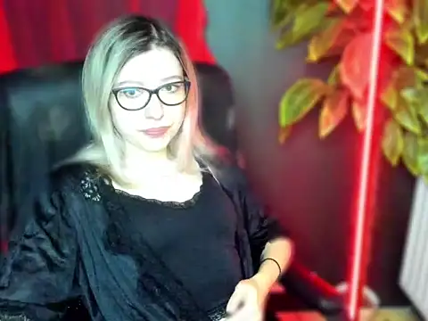 loveHeidi online show from March 3, 5:36 am