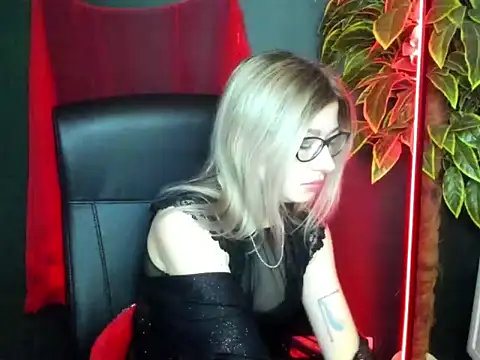 loveHeidi online show from March 12, 5:24 am