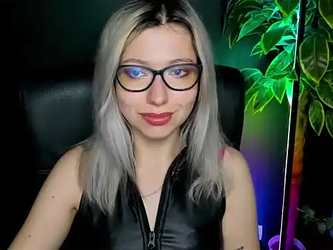 Snapshot of loveHeidi chatting on September 16, 4:46 am loveHeidi online show from September 16, 4:46 am