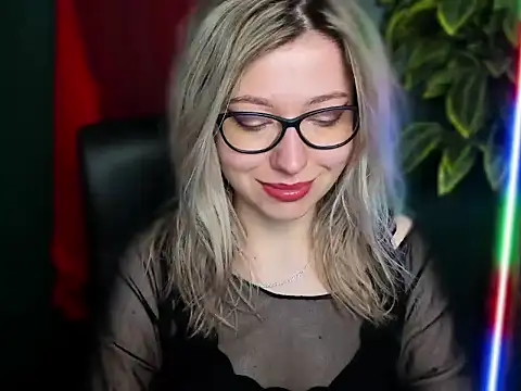 loveHeidi online show from April 10, 5:14 am