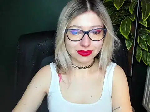 loveHeidi online show from February 6, 5:36 am