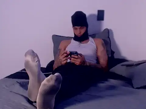 MASTER PIG FARMER online show from September 23, 8:21 am