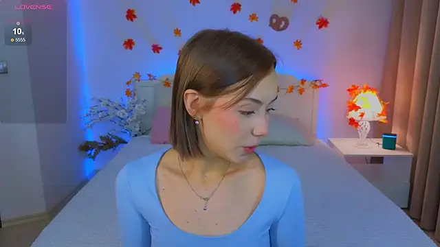 Snapshot of LumMina chatting on September 25, 10:43 am LumMina online show from September 25, 10:43 am