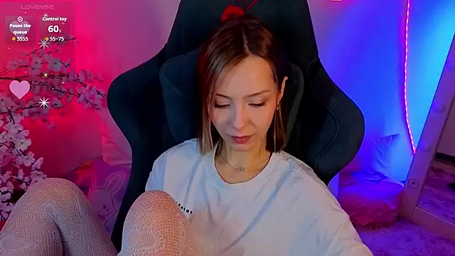 LumMina online show from March 22, 11:34 am