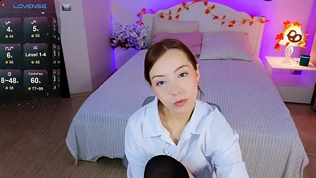 Snapshot of LumMina chatting on September 24, 9:27 am LumMina online show from September 24, 9:27 am