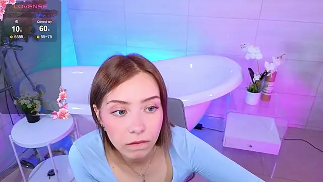 Snapshot of LumMina chatting on September 21, 9:47 am LumMina online show from September 21, 9:47 am