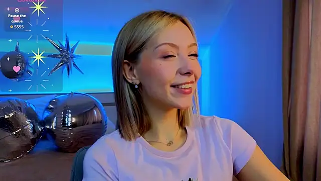 LumMina online show from April 5, 1:56 am