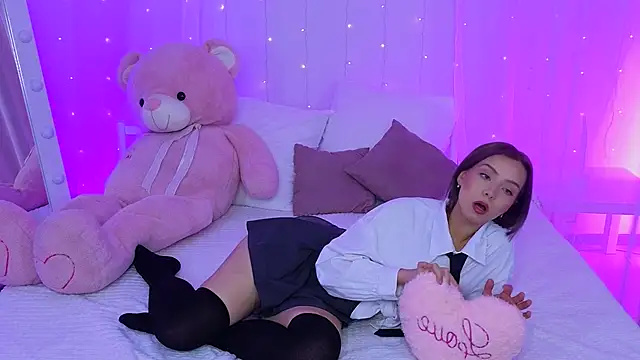 Snapshot of LumMina chatting on September 14, 10:04 am LumMina online show from September 14, 10:04 am